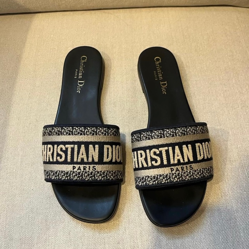 Dior Dway Slides 39